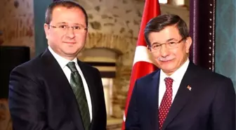 Başbakan Davutoğlu, Medya Patronları ve Üst Düzey Yöneticileriyle Bir Araya Geldi