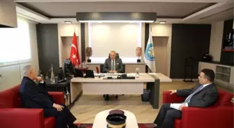 Akçura'dan Başkan Ergün'e Hayırlı Olsun Ziyareti