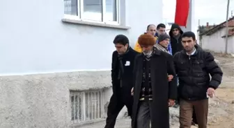 Şehit Kocasını 'Ne Olur Gitme' Diye Uğurladı