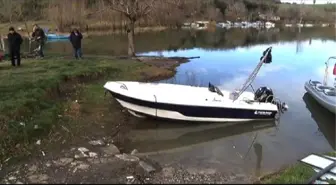 Terkos Gölü'nde Balıkçı Teknesi Alabora Oldu: 1 Ölü, 1 Yaralı, 2 Kayıp (1)