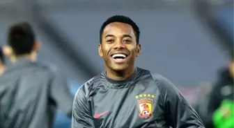 Robinho Ülkesine Döndü