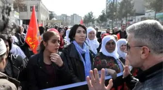 Batman'da Kadınların Yürüyüşüne Polis İzin Vermedi