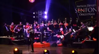 Antalya Sevgilileri Coşturan Konser