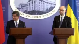 Yatsenyuk - Ukrayna'da Rus Tırlarının Transit Geçişinin Yasaklanması