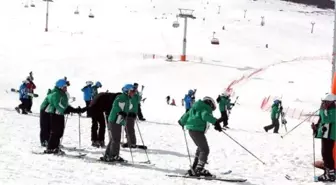 Yıldızelili Öğrenciler Kayak Öğreniyor