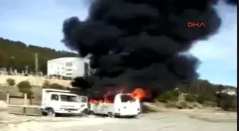 Adıyaman Park Halindeki Kamyon ve Minibüs Yandı