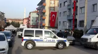 Sur'da Şehit Olan Astsubay Seçkin Çil'in, Ankara'daki Baba Evine Ateş Düştü