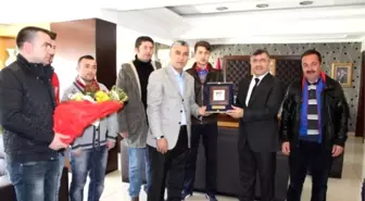 Niğde Belediyespor Taraftarından Başkan Akdoğan'a Teşekkür Ziyareti