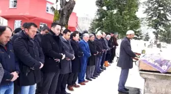 Annesinin Namazını Kıldırdı