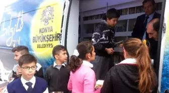 Gezici Kütüphane Öğrencilere Gitti