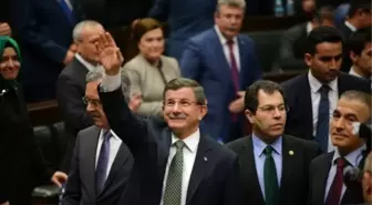 Başbakan Davutoğlu, Hdp'li Tuba Tezer'i Sert Dille Eleştirdi