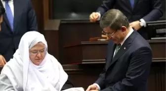 Şalvarlı Belediye Başkanı, Davutoğlu'na 100 Yıllık Kur'an-ı Kerim Hediye Etti