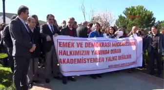 Kocaeli İmzacı Akademisyenlere Destek Verdiler