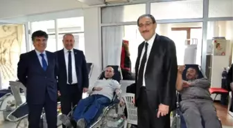 Emniyet Müdürü Kalayoğlu'ndan Kızılay'a Destek