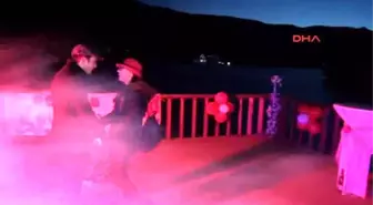 Gölcük'te Kemanlı Sürpriz Evlenme Teklifi