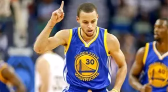 Stephen Curry, Üst Üste 128. Maçında Üçlük Atarak Rekor Kırdı