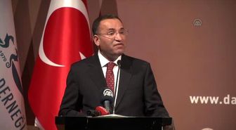 Bozdağ: 'Türkiye Yeni Anayasa Yapmak İçin Darbeci mi Bekleyecek?'