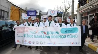Havlu ve Bornoz Günü İçin Kortej Yürüyüşü Düzenlendi