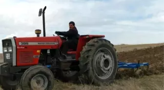 Yozgat Çiftçisi Aspir Ekim İçin Tarla Hazırlıklarını Yapıyor