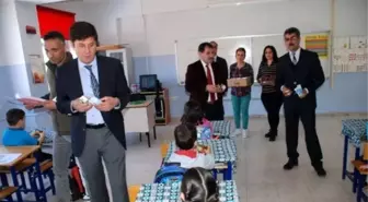 Tunceli'de Okul Sütü Dağıtımı
