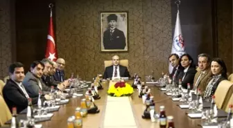 Bakan Çağatay Kılıç, Yeşilay Yönetimini Kabul Etti