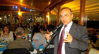 Çeşme'de Türkü Eşliğindeki Yemekte Buluştular
