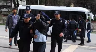 Polisin Arsasını Sahte Kimlikle Satmaya Çalışan Çete Yakalandı