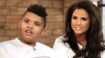 Ünlü Yıldız Katie Price Görme Engelli Oğluyla İlgili Açıklamalar Yaptı