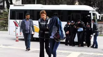 Polisin Arsasını Sahte Kimlik ve Tapuyla Satmaya Çalışan 5 Kişiden 4'ü Tutuklandı