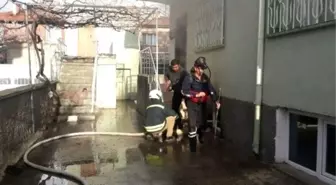 Avanos'ta Yangına İtfaiye Anında Müdahale Etti