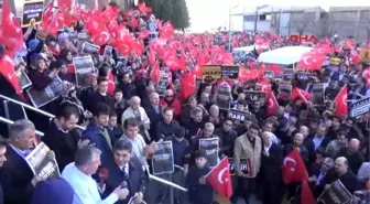 İzmir Adliyesi Önünde Zaman'a Kayyum Protestosu