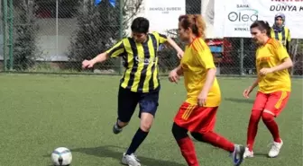 Kadınlar, Şiddete Hayır Diyerek Futbol Oynadılar