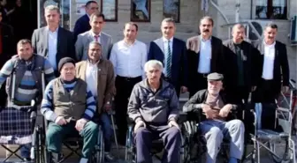 Iğdır'da Engellilere Tekerlekli Sandalye Dağıtıldı