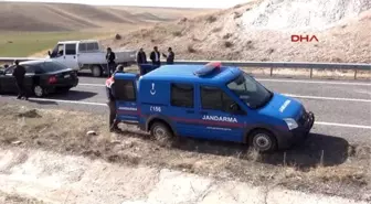 Niğde - Öğretmenleri Taşıyan Minibüs, Hafif Ticari Araçla Çarpıştı: 14 Yaralı