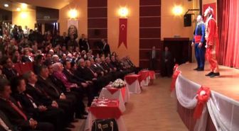 İstiklal Marşı'nı Gözyaşları İçinde Okudu