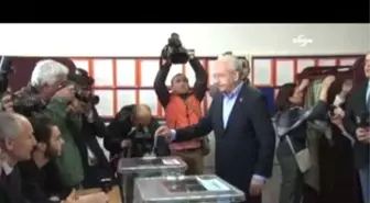 Kemal Kılıçdaroğlu Yoğun İlgi Altında Oy Kullandı