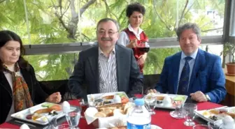 Özyer, Muğla'yı Kalkındıracak Projelerin Yüzde 75'inin Tamamlandığını Müjdeledi