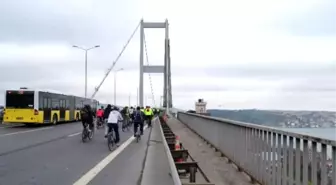 Boğaziçi Köprüsü'nden Bisikletle Geçerek Tıp Bayramı'nı Kutladılar