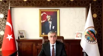 Vali Ataklı'dan Tıp Bayramı Kutlaması