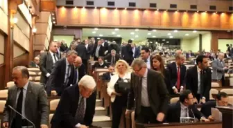 İbb Meclisi'nde Terör Saldırısı Lanetlendi, CHP'nin Meclisin Tatili Talebi Reddedildi