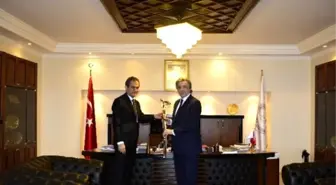 Türkiye Bilimler Akademisi Üyesi ve Türkiye Sağlık Enstitüleri Başkanı Prof. Dr. H. Fahrettin...