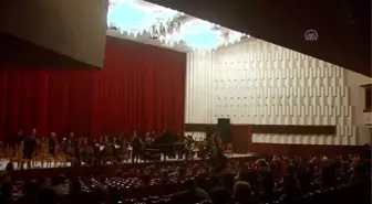 Piyanist Ünaldı Kırgızistan'da Konser Verdi