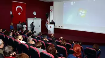 Profesörlüğe ve doçentliğe yükselen doktorlar cübbe giydi
