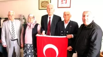 Efeler Ak Parti, Türkiye'nin İlk Öğretmen Şehidinin Ailesini Ziyaret Etti