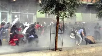 Silopi'de Yasağa Karşın Nevruz Kutlayan Grubu Polis Dağıttı