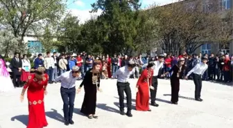 Ahmet Yesevi Üniversitesi Kentav Hazırlık Fakültesi'nde Nevruz Şenliği