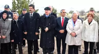 Aşık Veysel Ölüm Yıldönümünde Mezarı Başında Anıldı