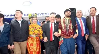 Gaziantep Üniversitesi'nde Renkli Nevruz Halayı