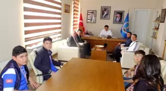 Kazandıkları Madalyalarını Başkan Emin Ersoy'a Getirdiler