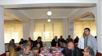 Tarsus'ta Yaşlılar Yemek Buluştu